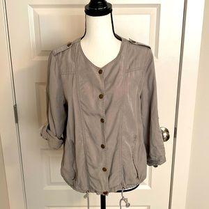 Market & Spruce|| Grey light jacket with snap accents